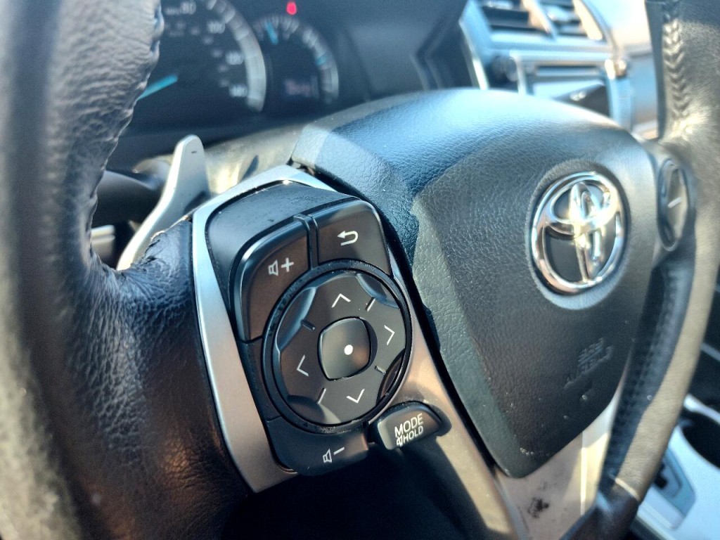 2012 Toyota Camry Image 16