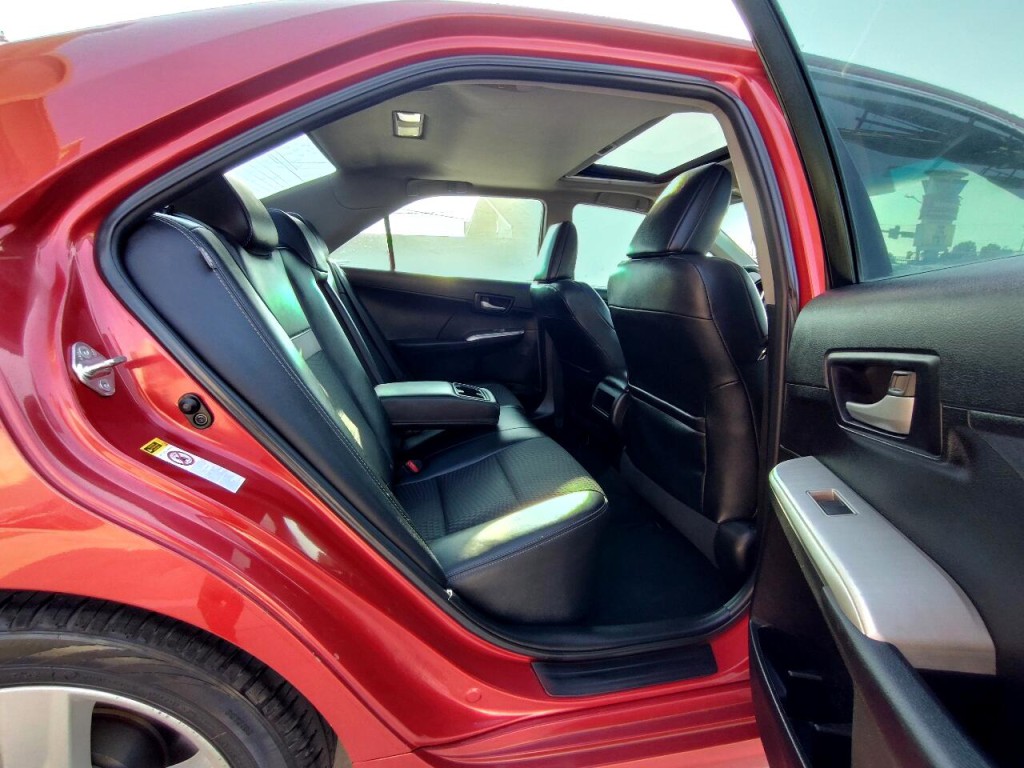 2012 Toyota Camry Image 30