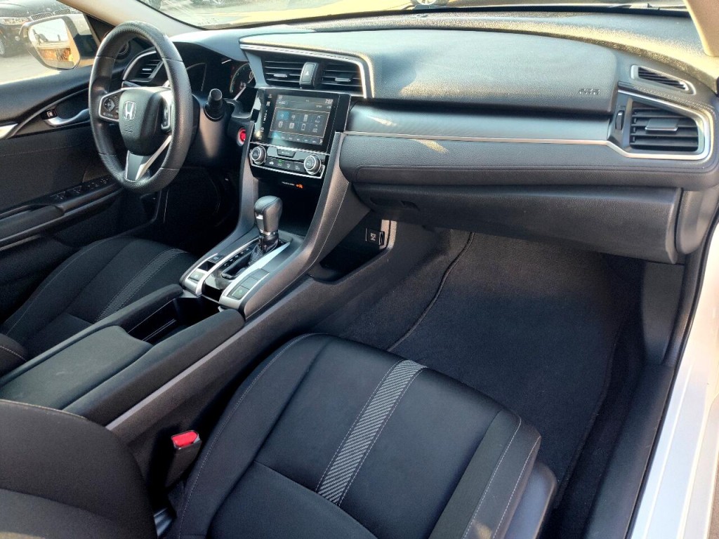 2016 Honda Civic Image 34