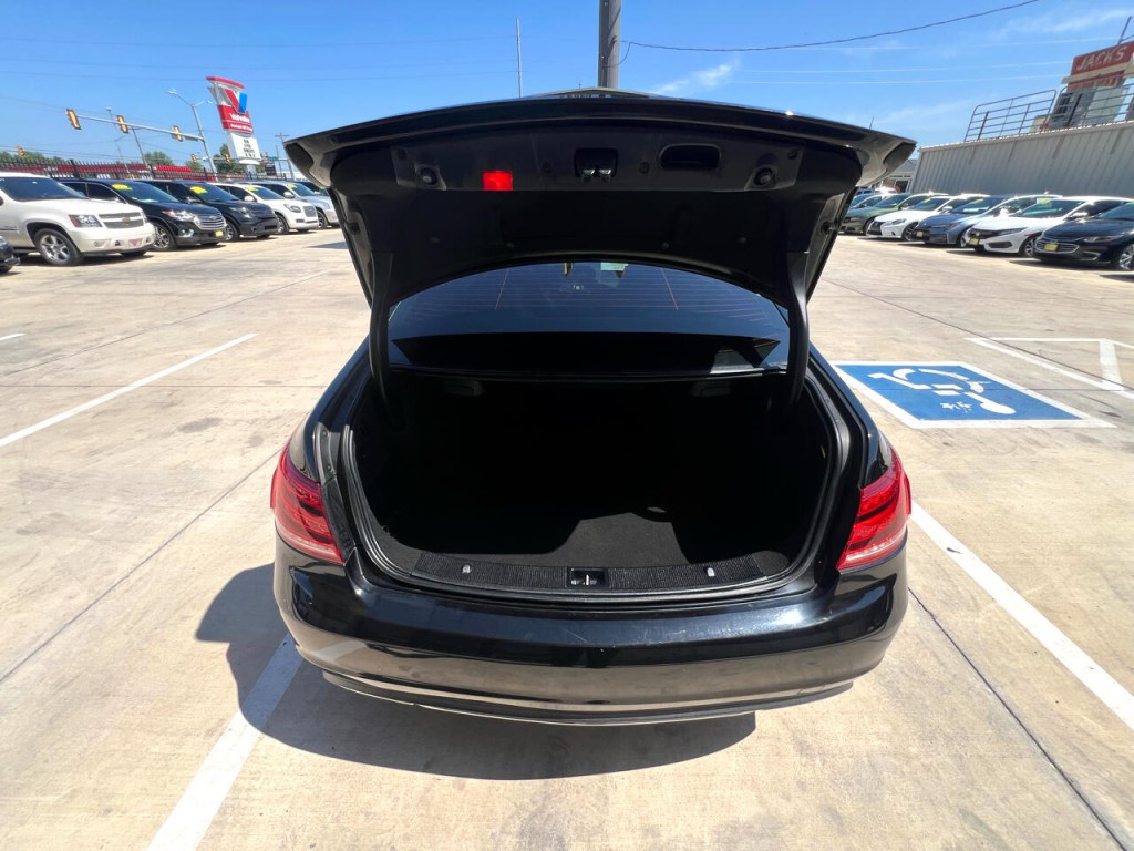2014 Mercedes-Benz E-Class Image 40