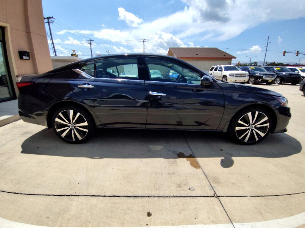 2019 Nissan Altima Image 8
