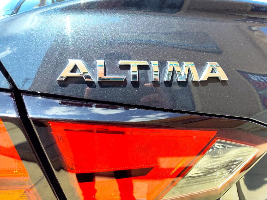 2019 Nissan Altima Image 10
