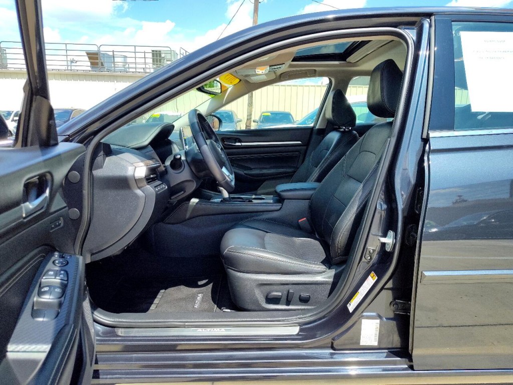 2019 Nissan Altima Image 15
