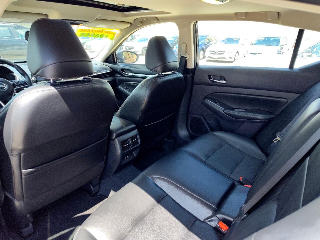 2019 Nissan Altima Image 25