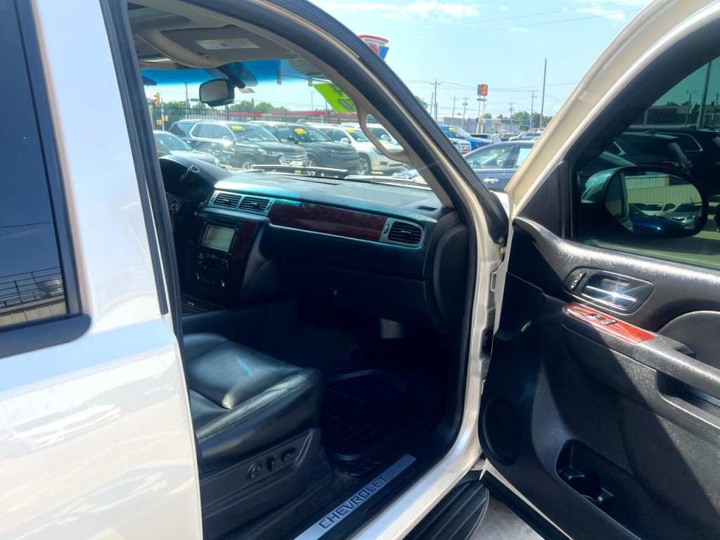 2014 Chevrolet Tahoe Image 31