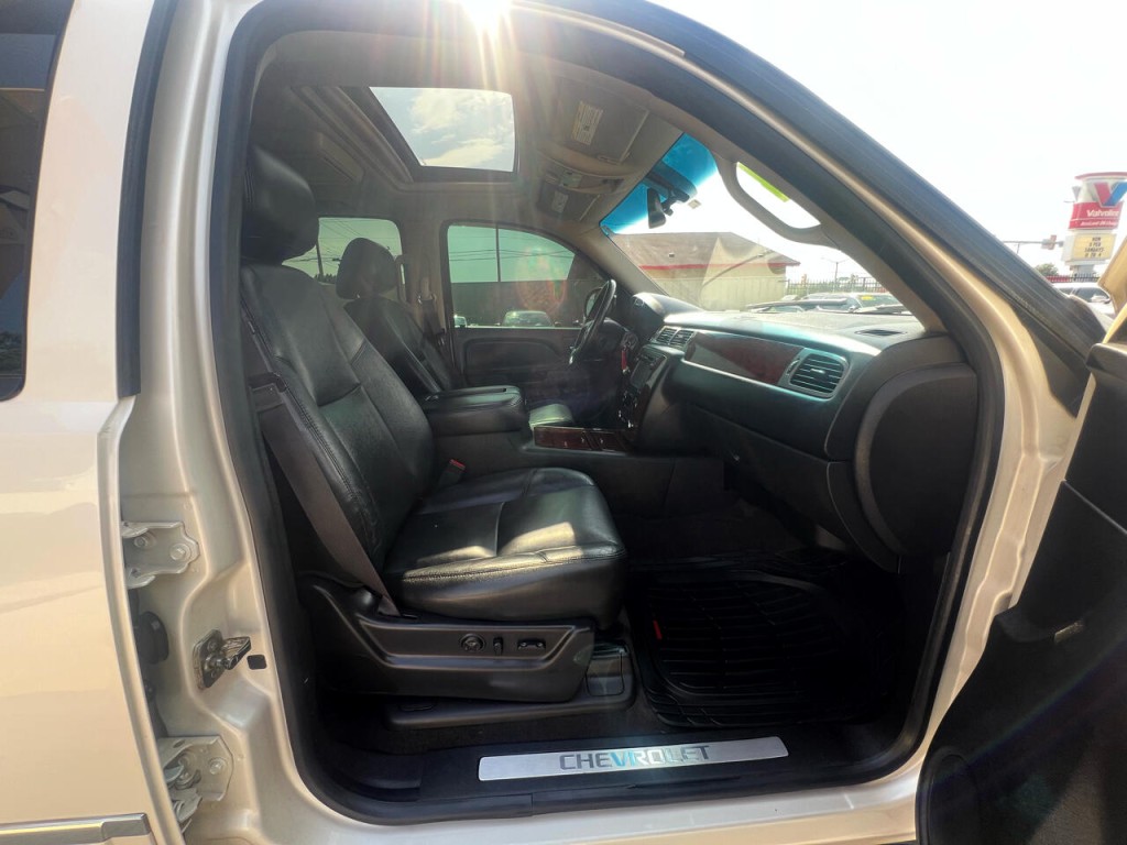 2014 Chevrolet Tahoe Image 32