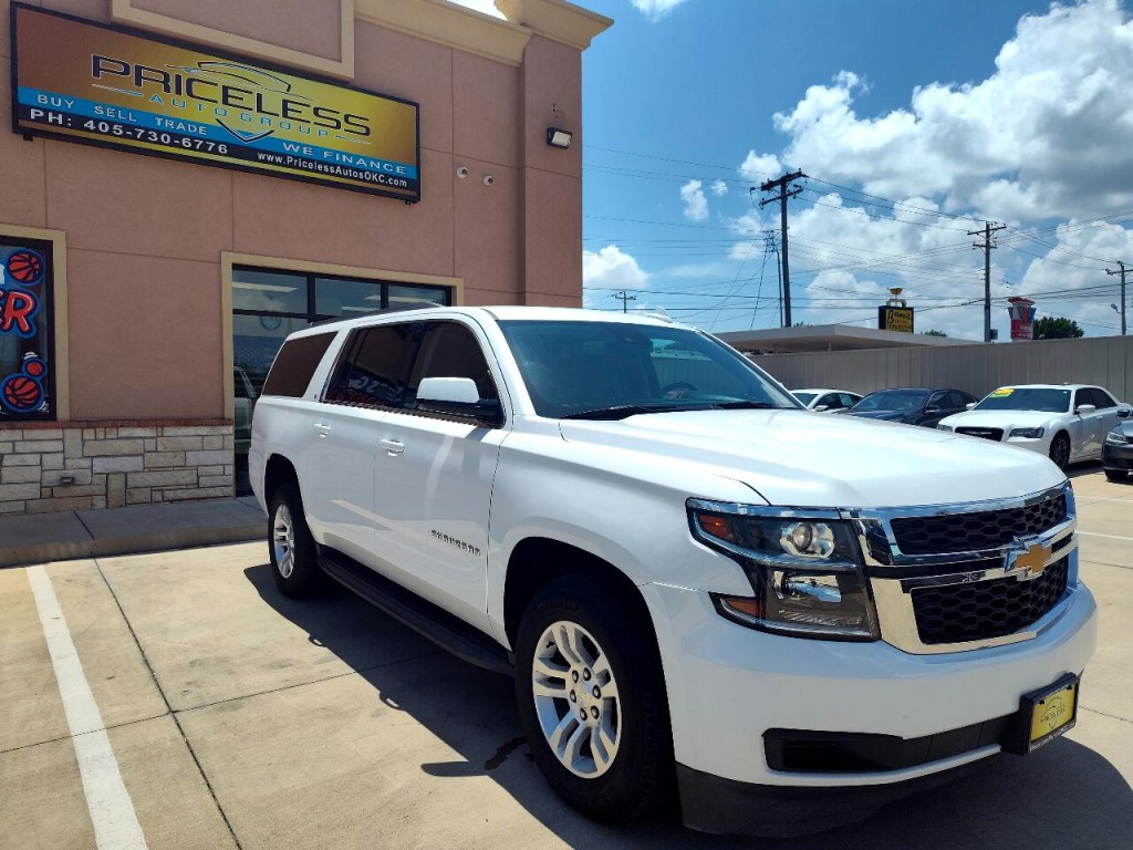 2020 Chevrolet Suburban Image 3