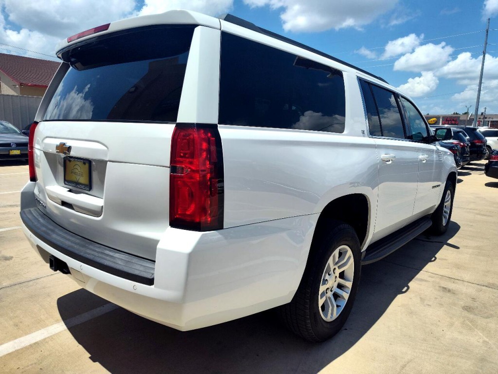 2020 Chevrolet Suburban Image 5