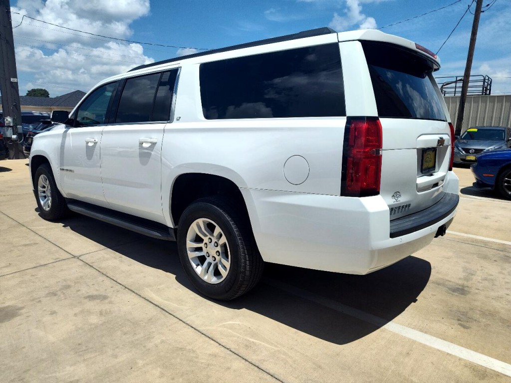 2020 Chevrolet Suburban Image 7