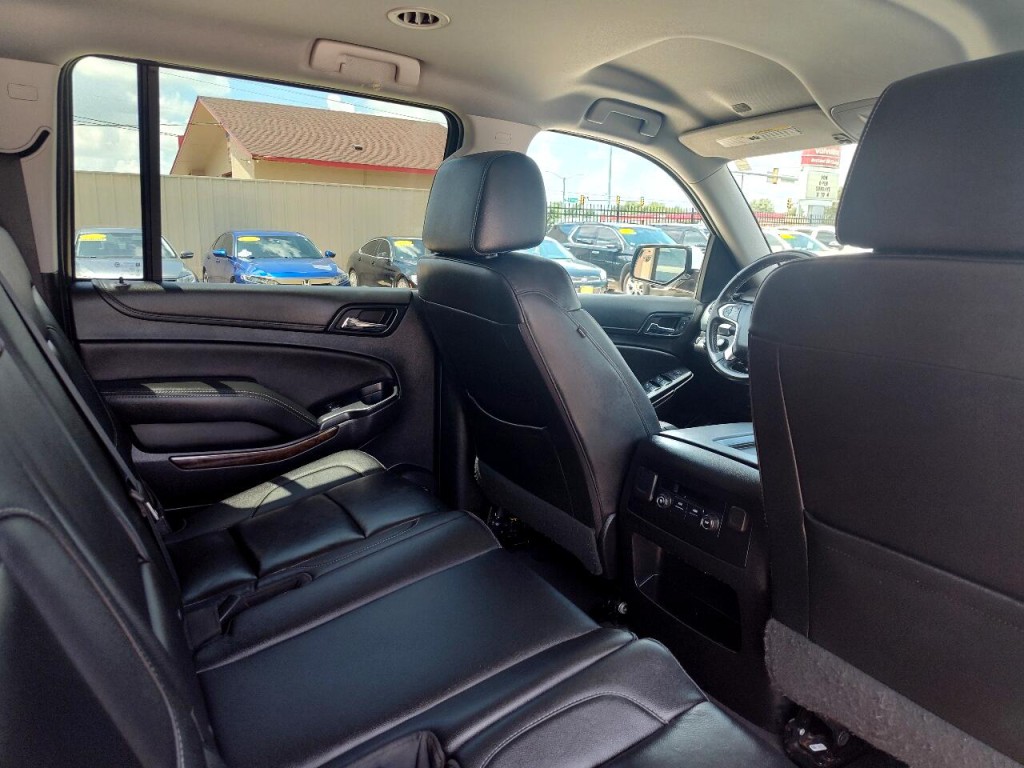 2020 Chevrolet Suburban Image 37