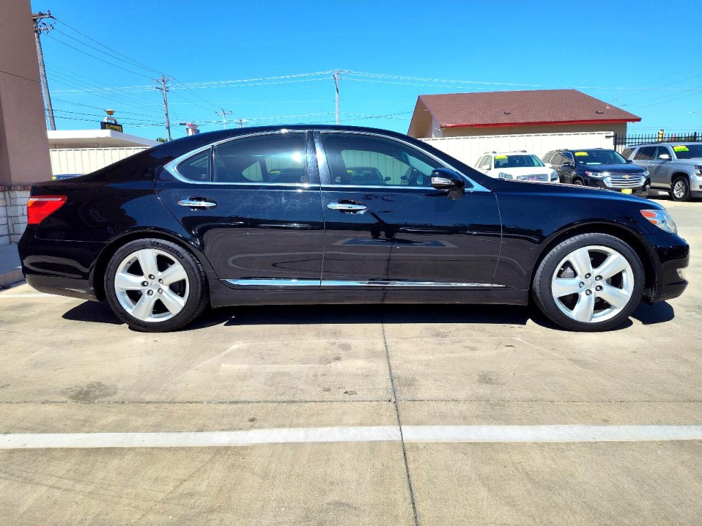 2011 Lexus LS 460 Image 4