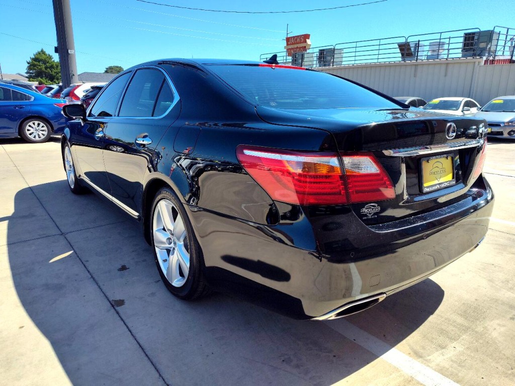 2011 Lexus LS 460 Image 7
