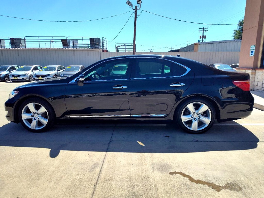 2011 Lexus LS 460 Image 8