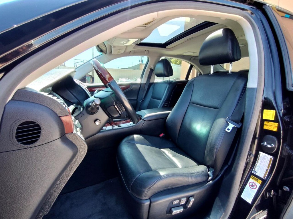 2011 Lexus LS 460 Image 13