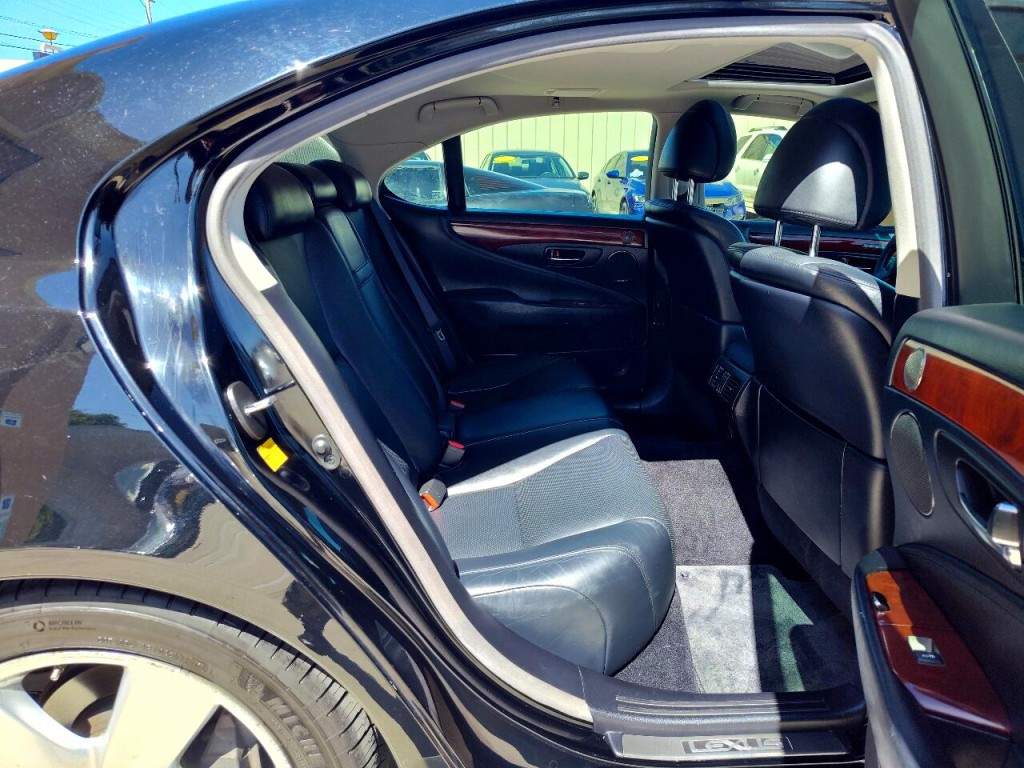2011 Lexus LS 460 Image 33