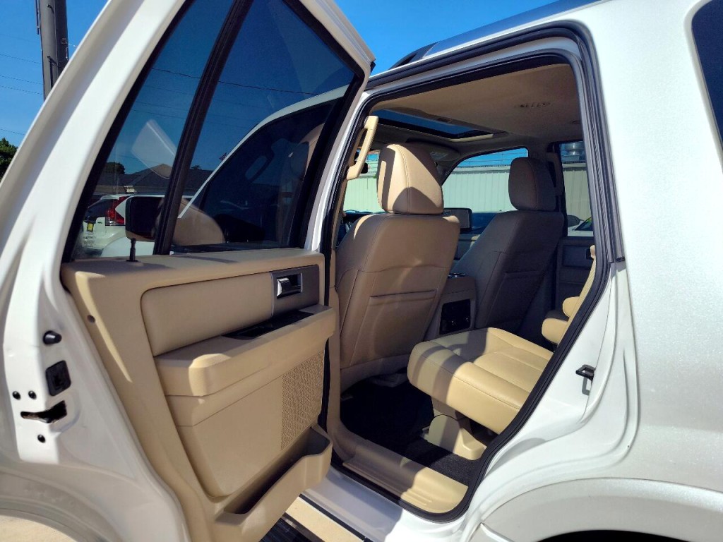 2015 Ford Expedition Image 25