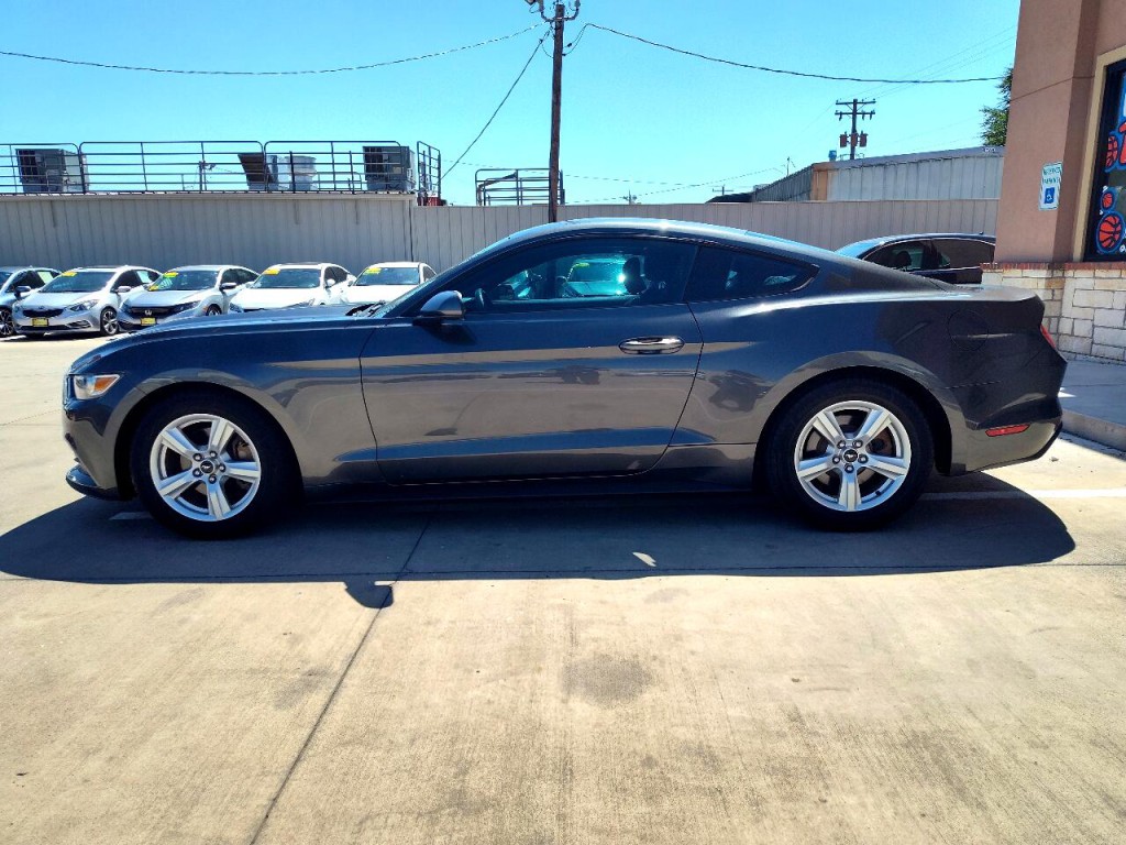 2017 Ford Mustang Image 8