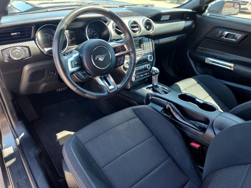 2017 Ford Mustang Image 13