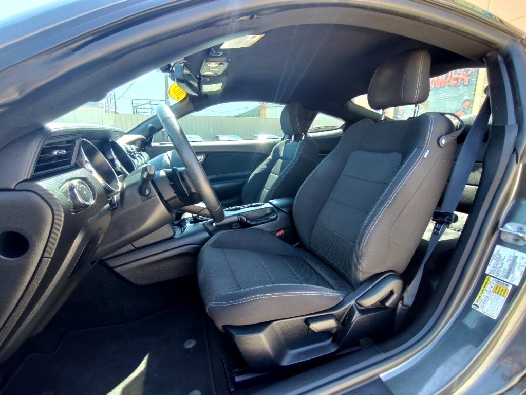 2017 Ford Mustang Image 14