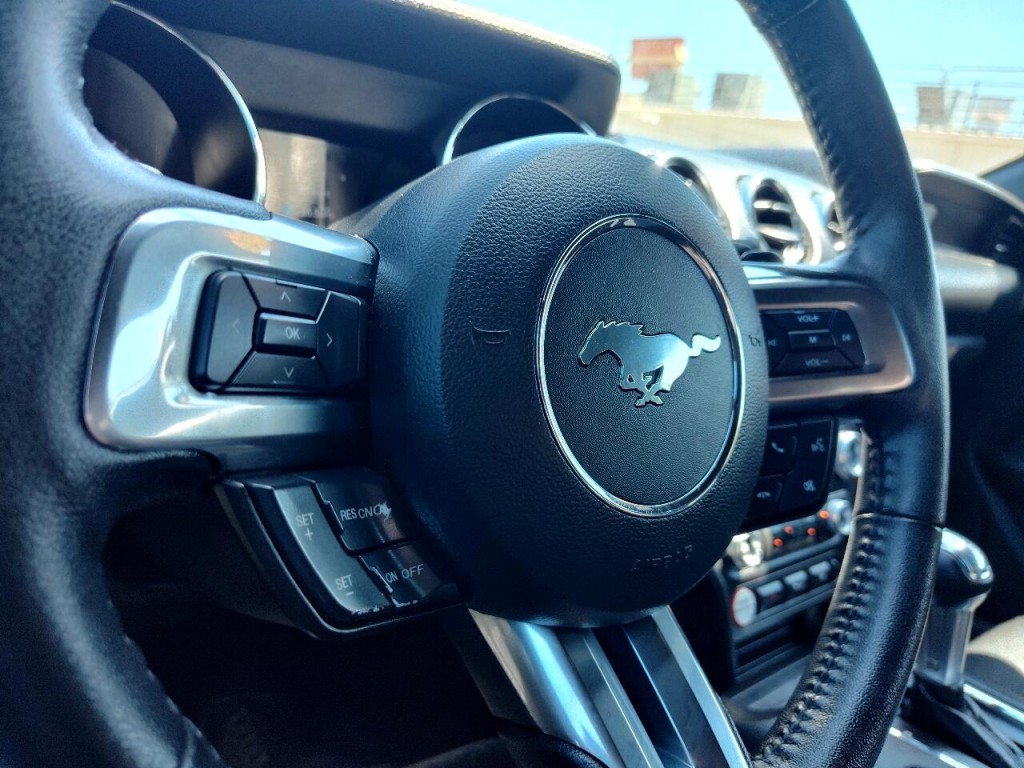 2017 Ford Mustang Image 17