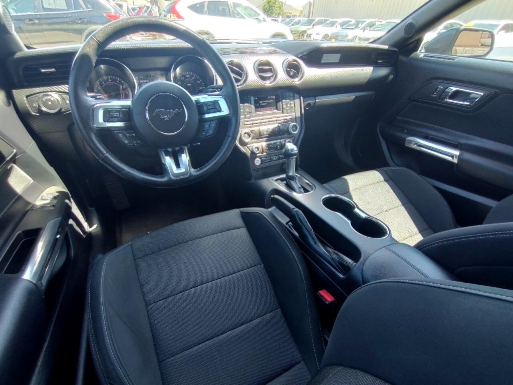 2017 Ford Mustang Image 26