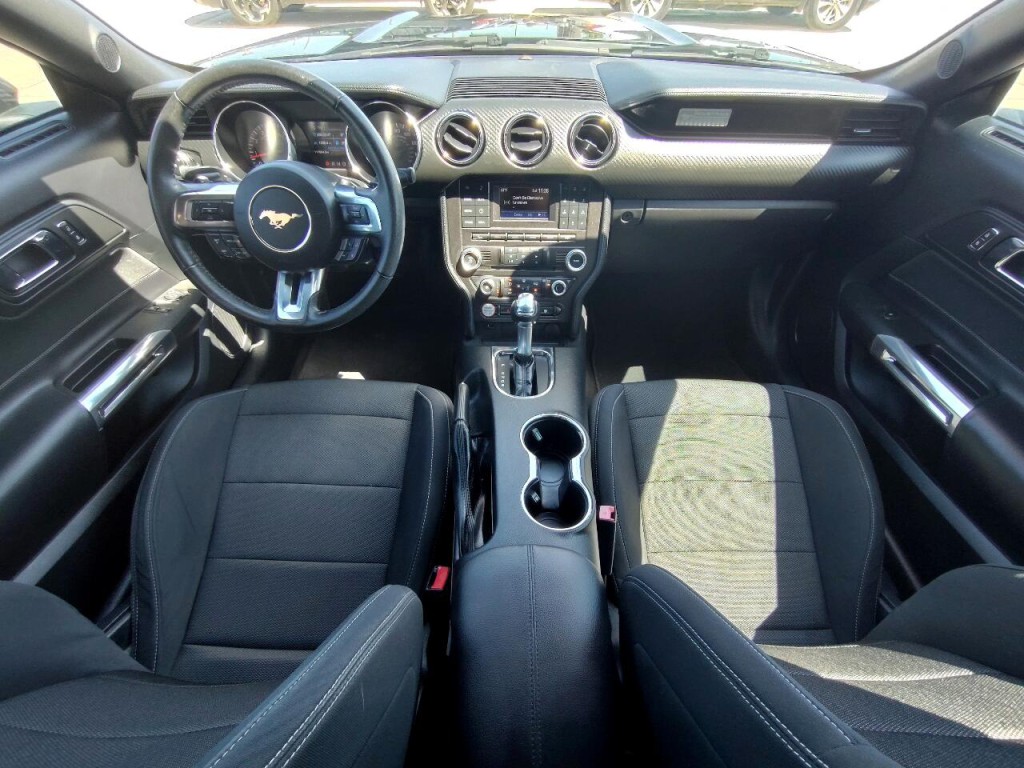 2017 Ford Mustang Image 28