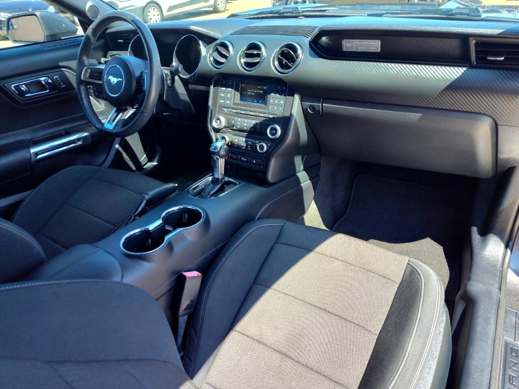 2017 Ford Mustang Image 31