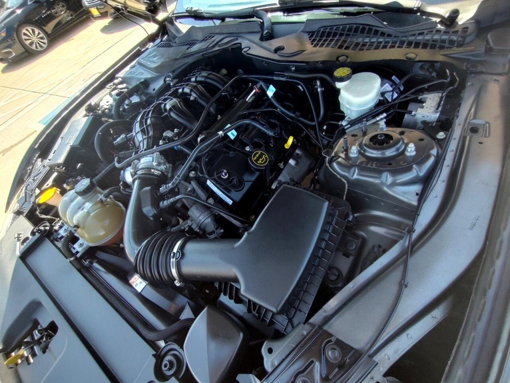 2017 Ford Mustang Image 39
