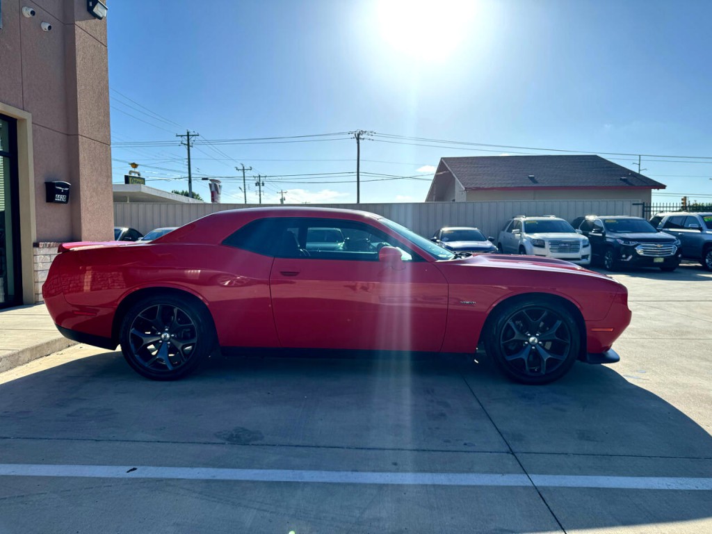 2019 Dodge Challenger Image 4