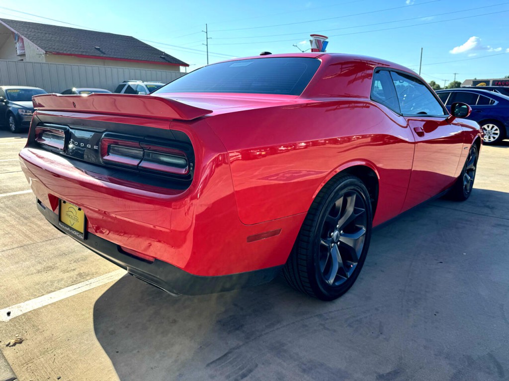 2019 Dodge Challenger Image 5