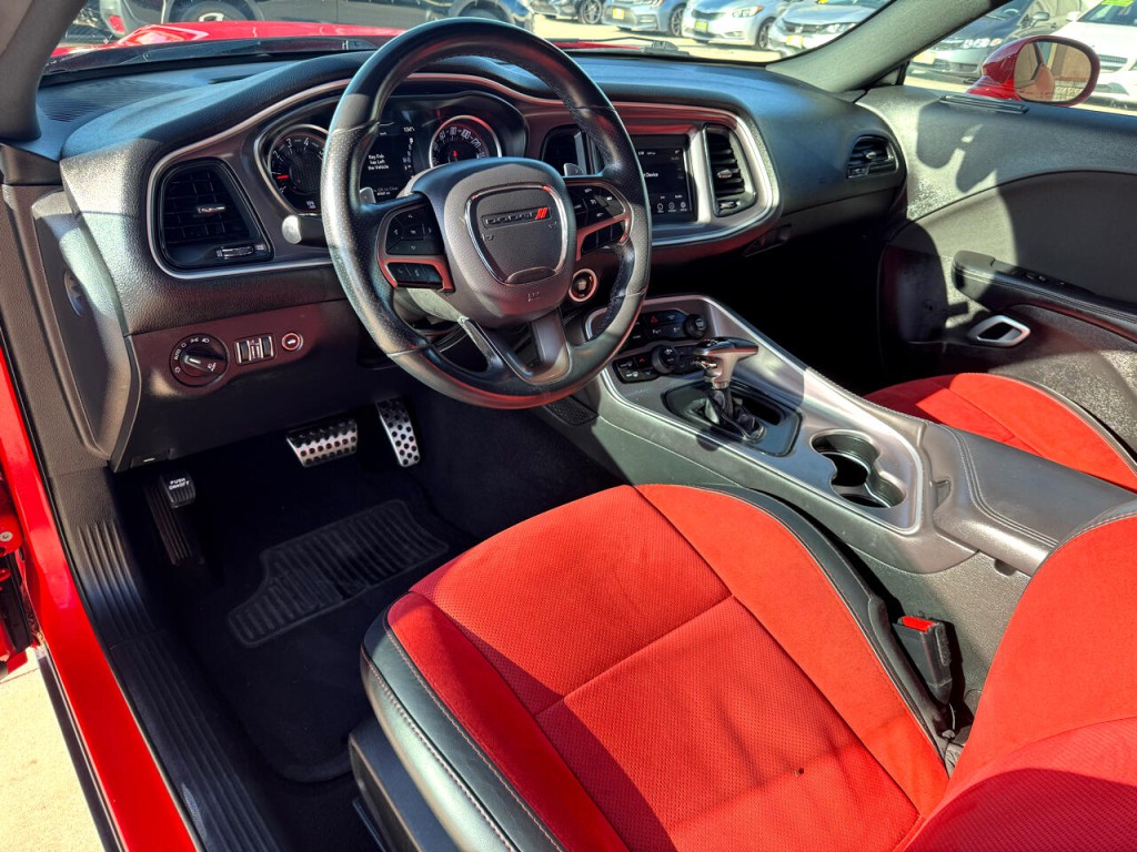 2019 Dodge Challenger Image 16