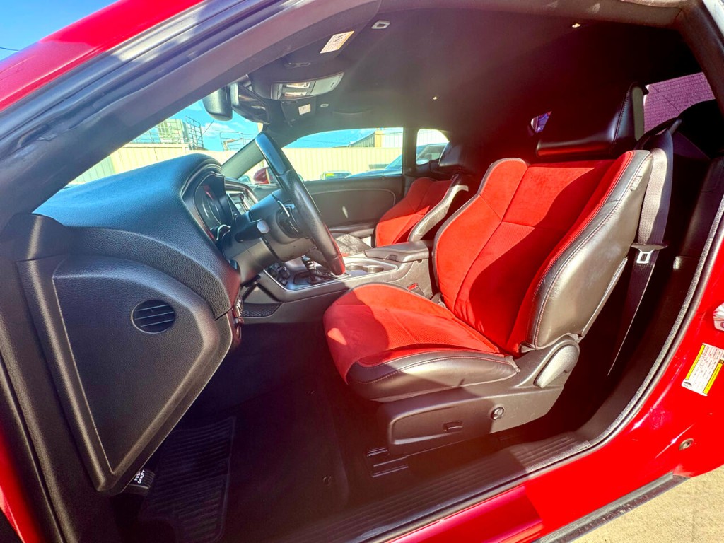 2019 Dodge Challenger Image 17
