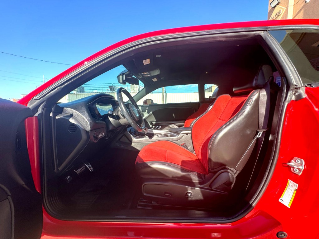 2019 Dodge Challenger Image 18
