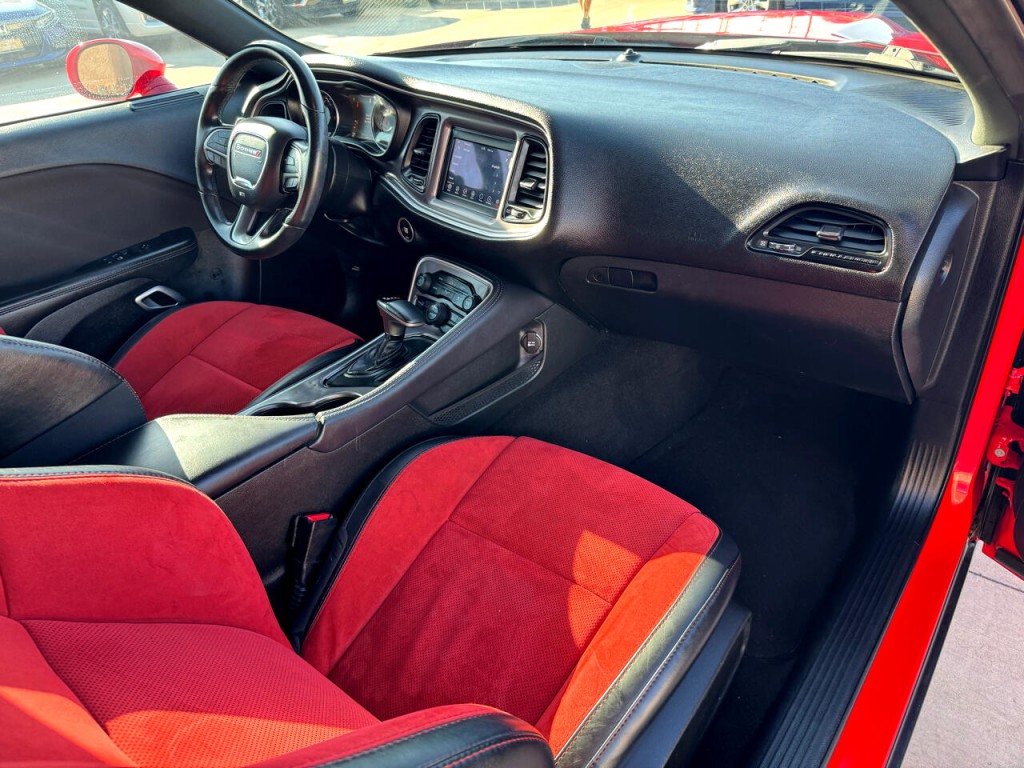 2019 Dodge Challenger Image 41