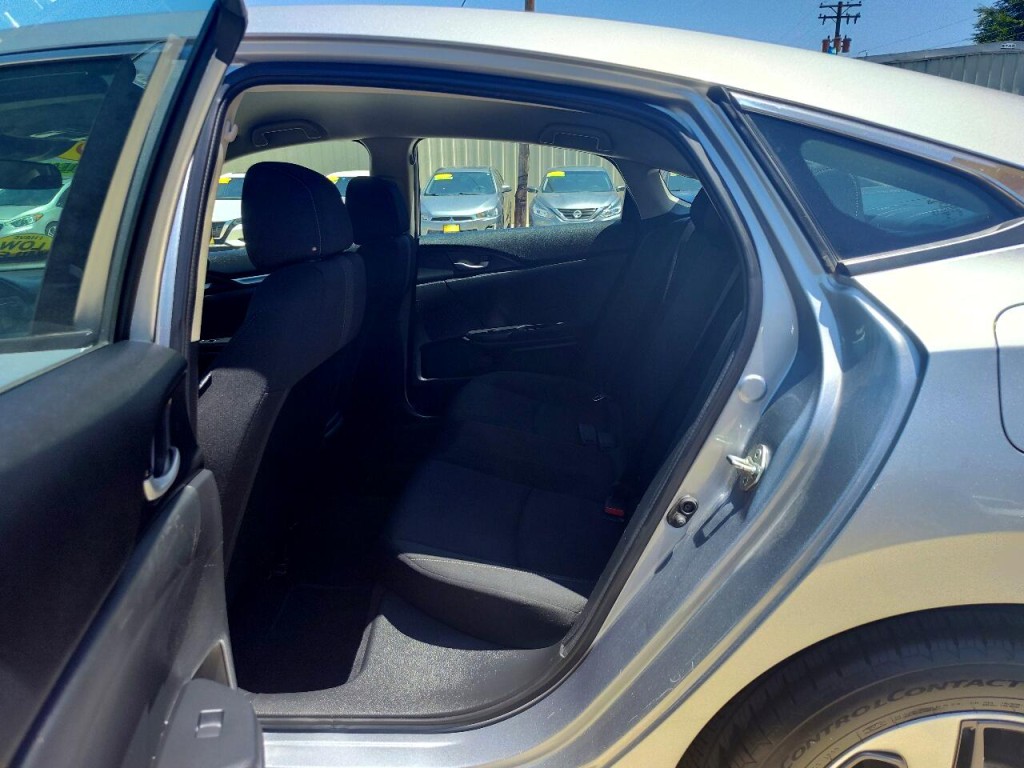 2019 Honda Civic Image 24