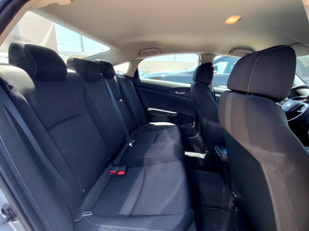 2019 Honda Civic Image 32