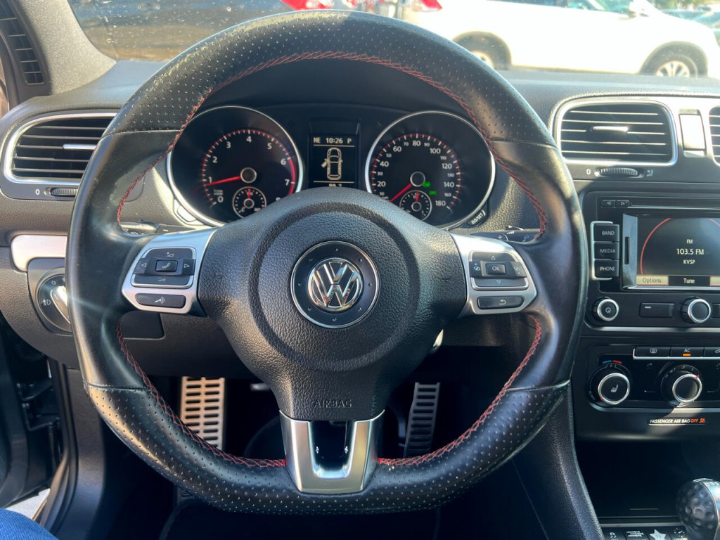 2012 Volkswagen GTI Image 12