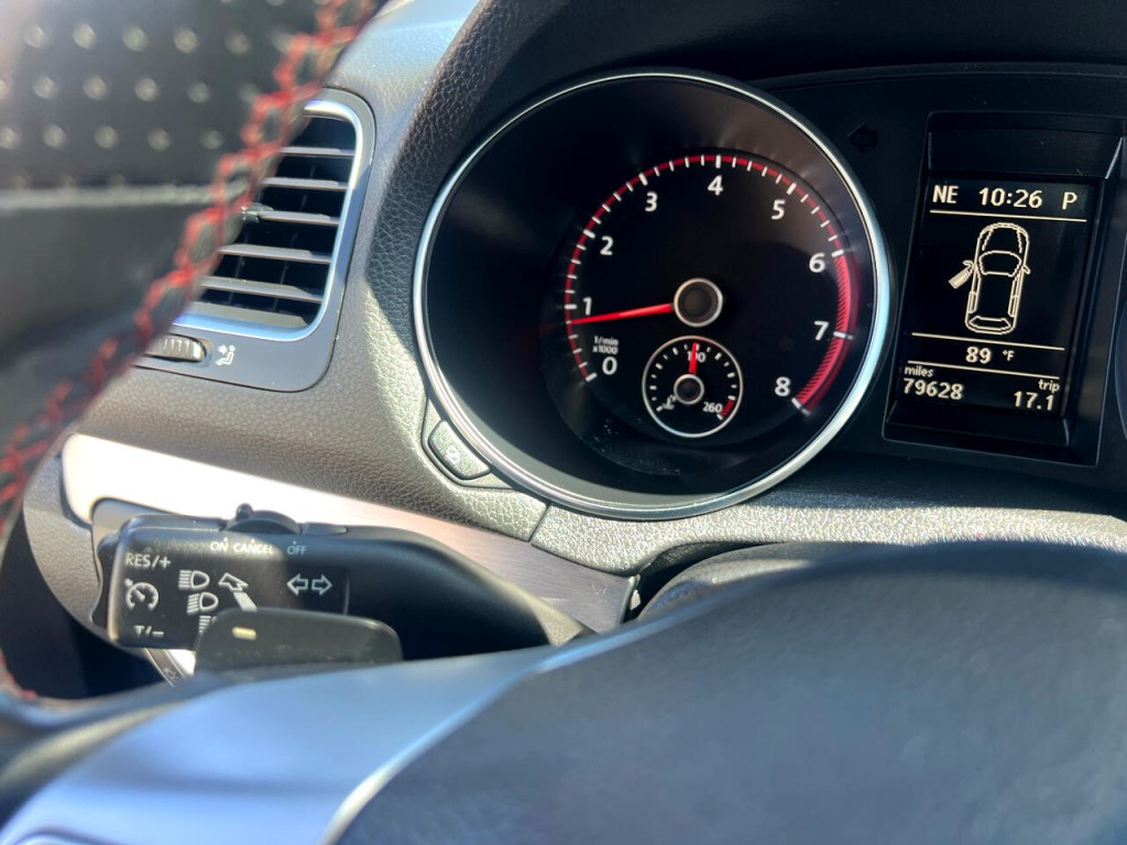 2012 Volkswagen GTI Image 14