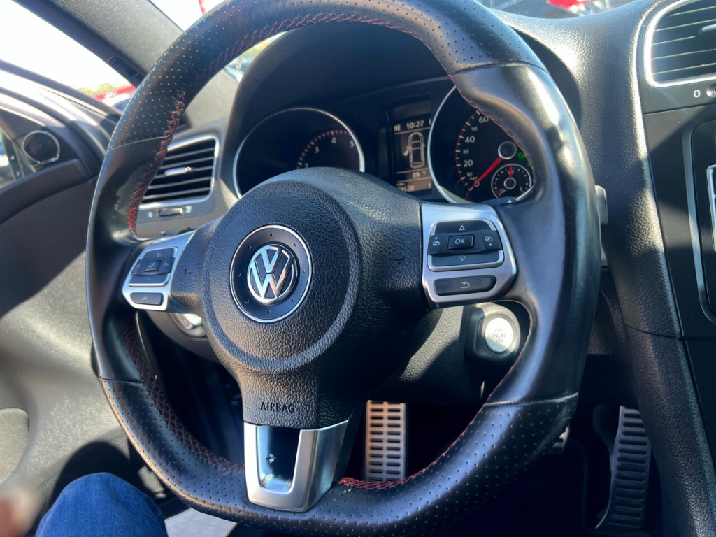 2012 Volkswagen GTI Image 16