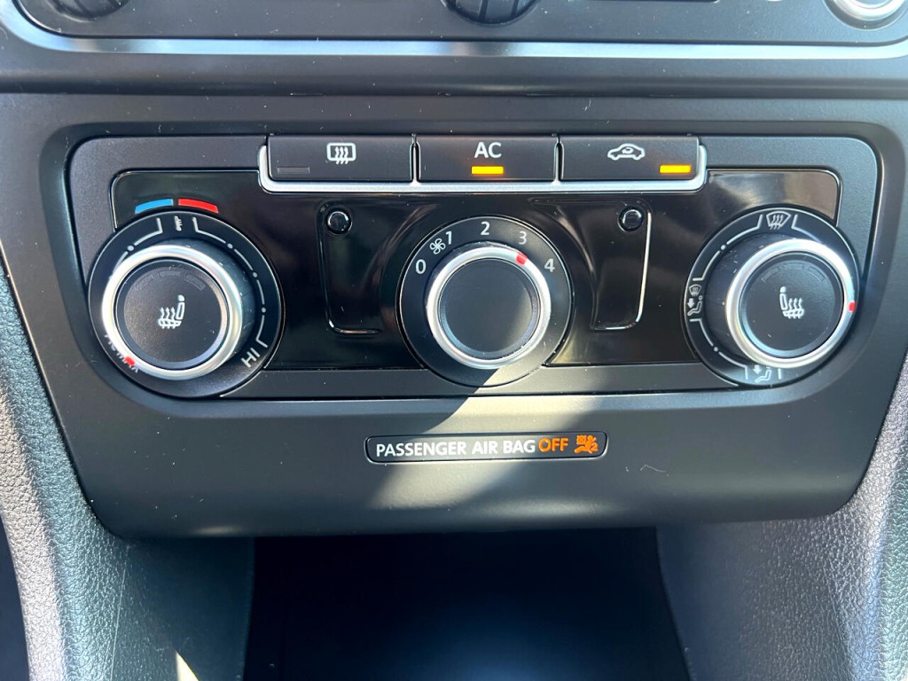 2012 Volkswagen GTI Image 20
