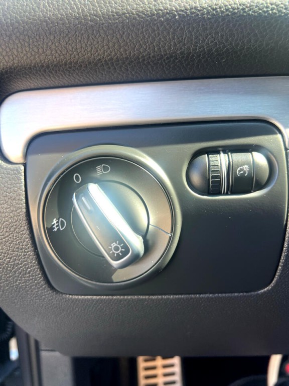 2012 Volkswagen GTI Image 26