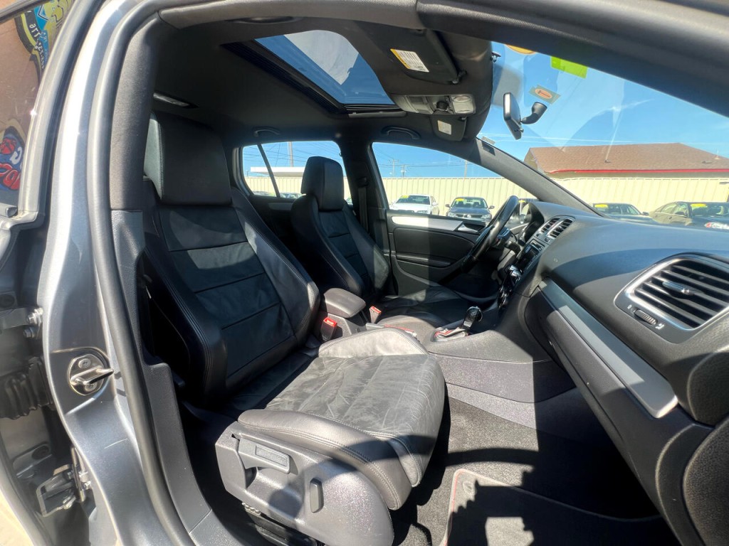 2012 Volkswagen GTI Image 31