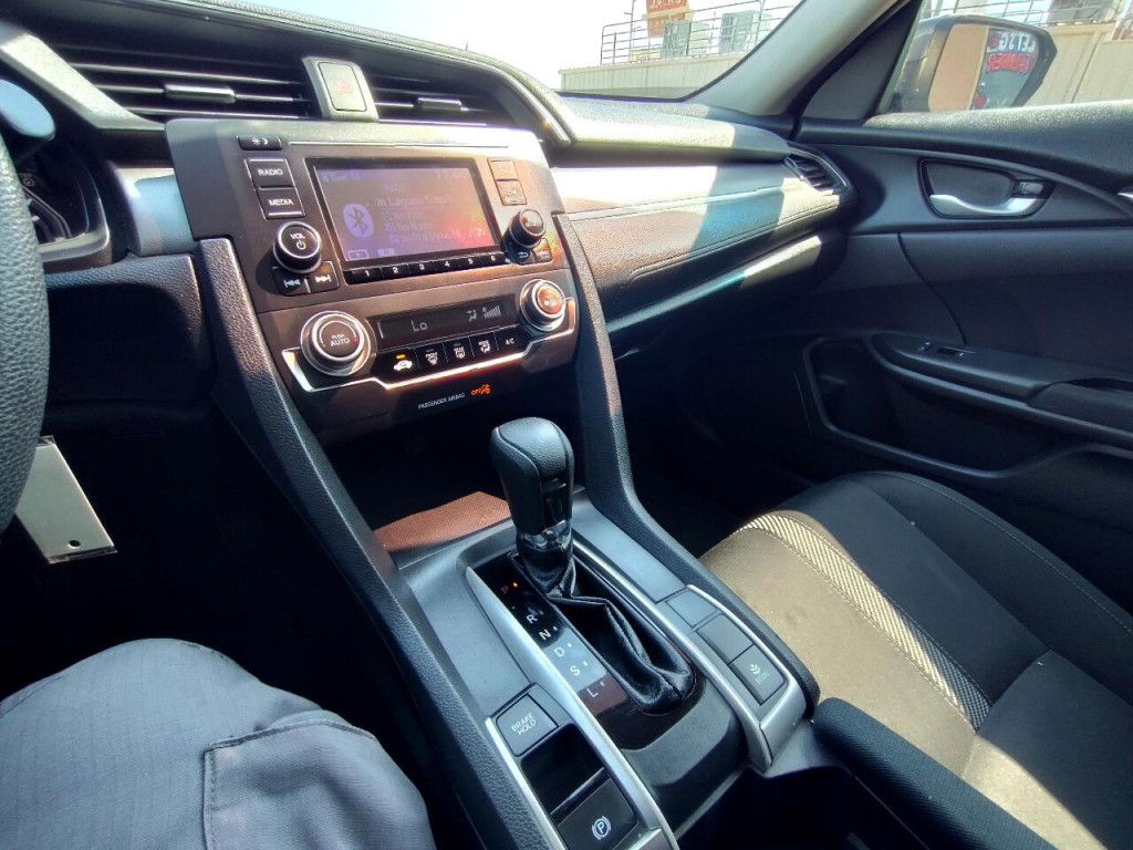 2016 Honda Civic Image 19