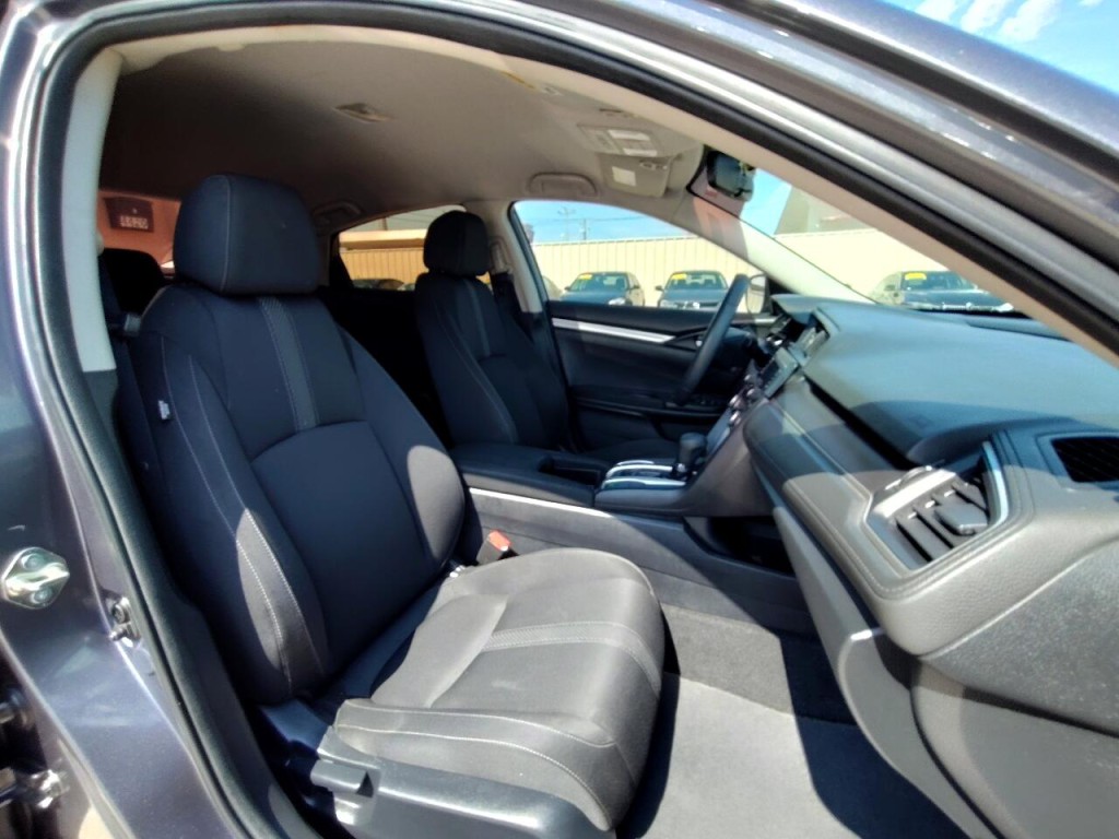 2016 Honda Civic Image 32