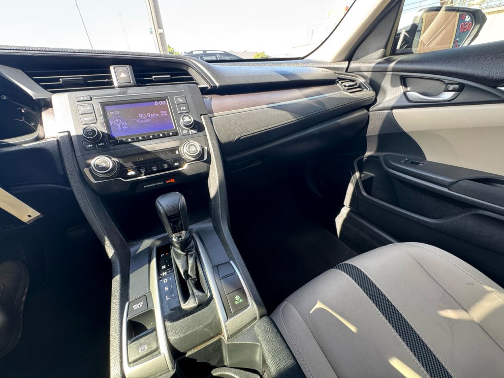 2016 Honda Civic Image 26
