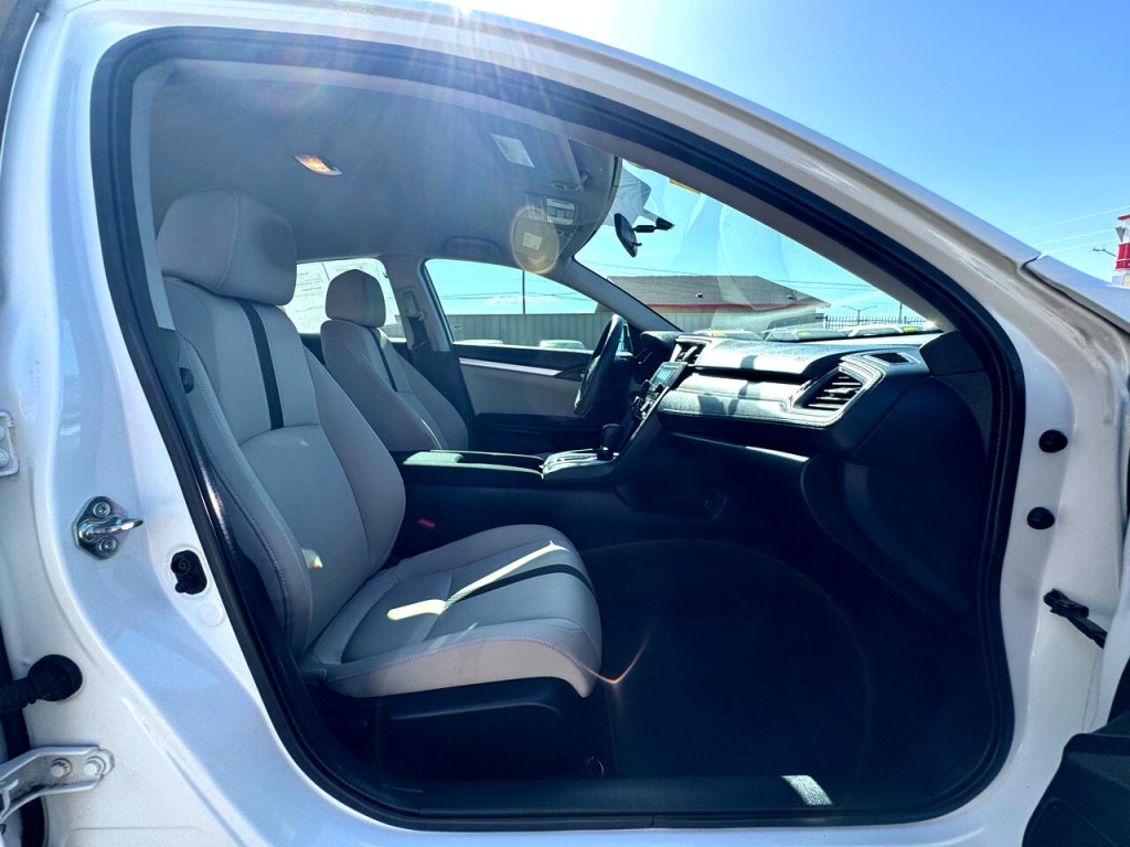 2016 Honda Civic Image 44