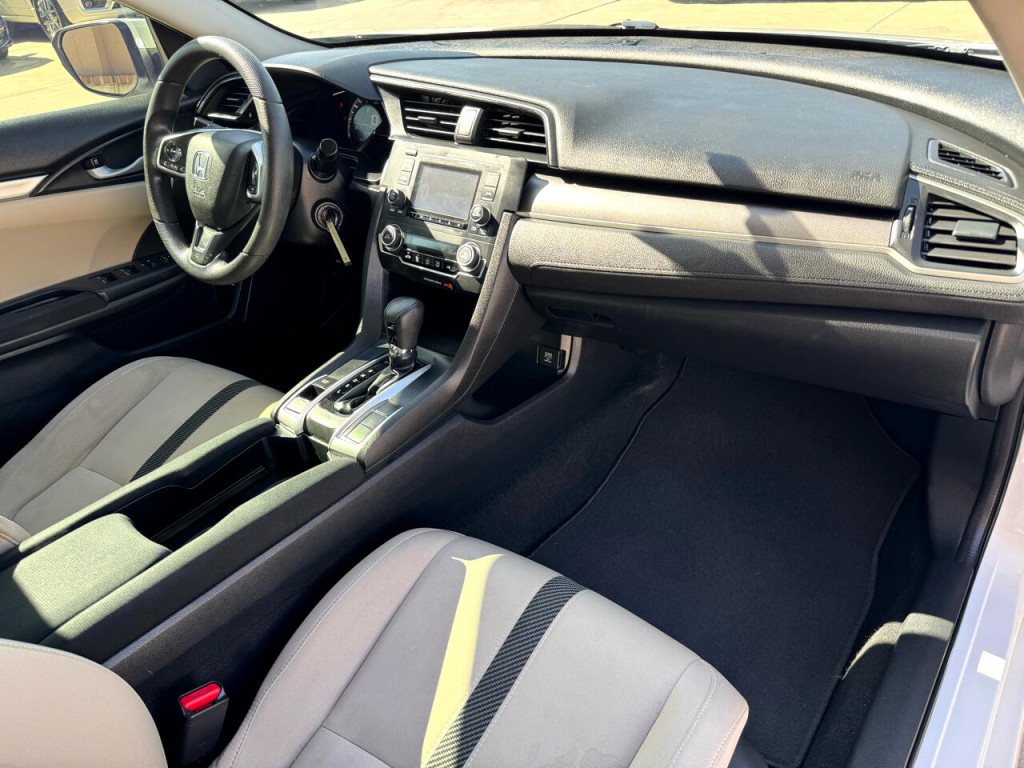 2016 Honda Civic Image 45