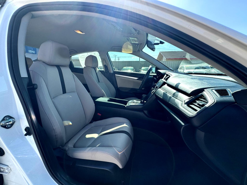 2016 Honda Civic Image 46