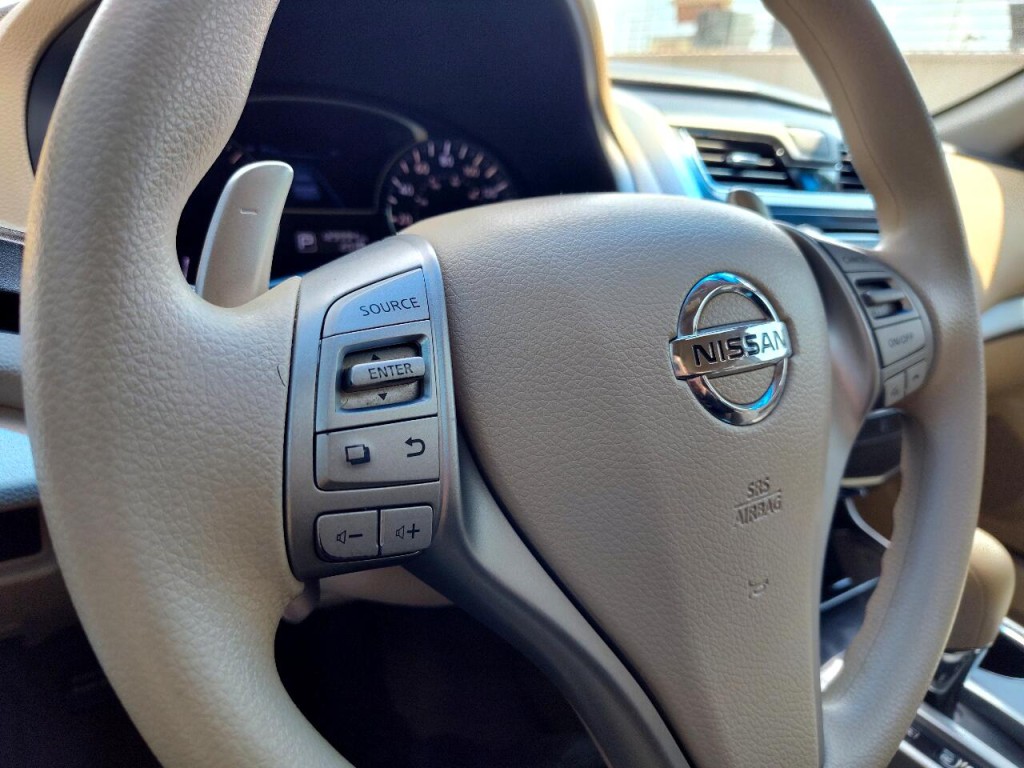 2013 Nissan Altima Image 16