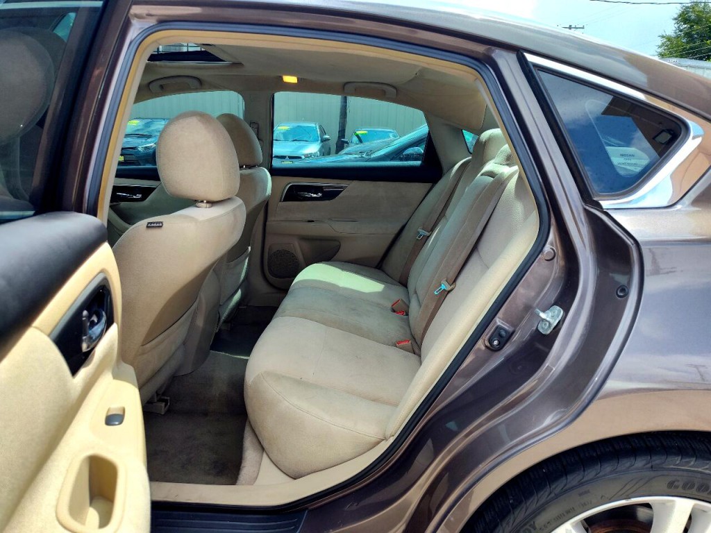 2013 Nissan Altima Image 21